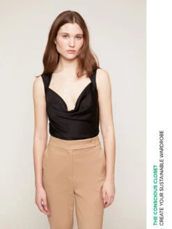 Top In Raso Con Scollo Drappeggiato