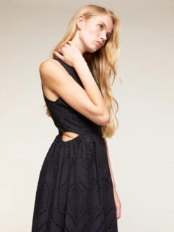 Vestito Lungo In Pizzo Sangallo 10 Vestito Lungo In Pizzo Sangallo -TraumKleid Verkäufe 7135Q002162N033 08I high res