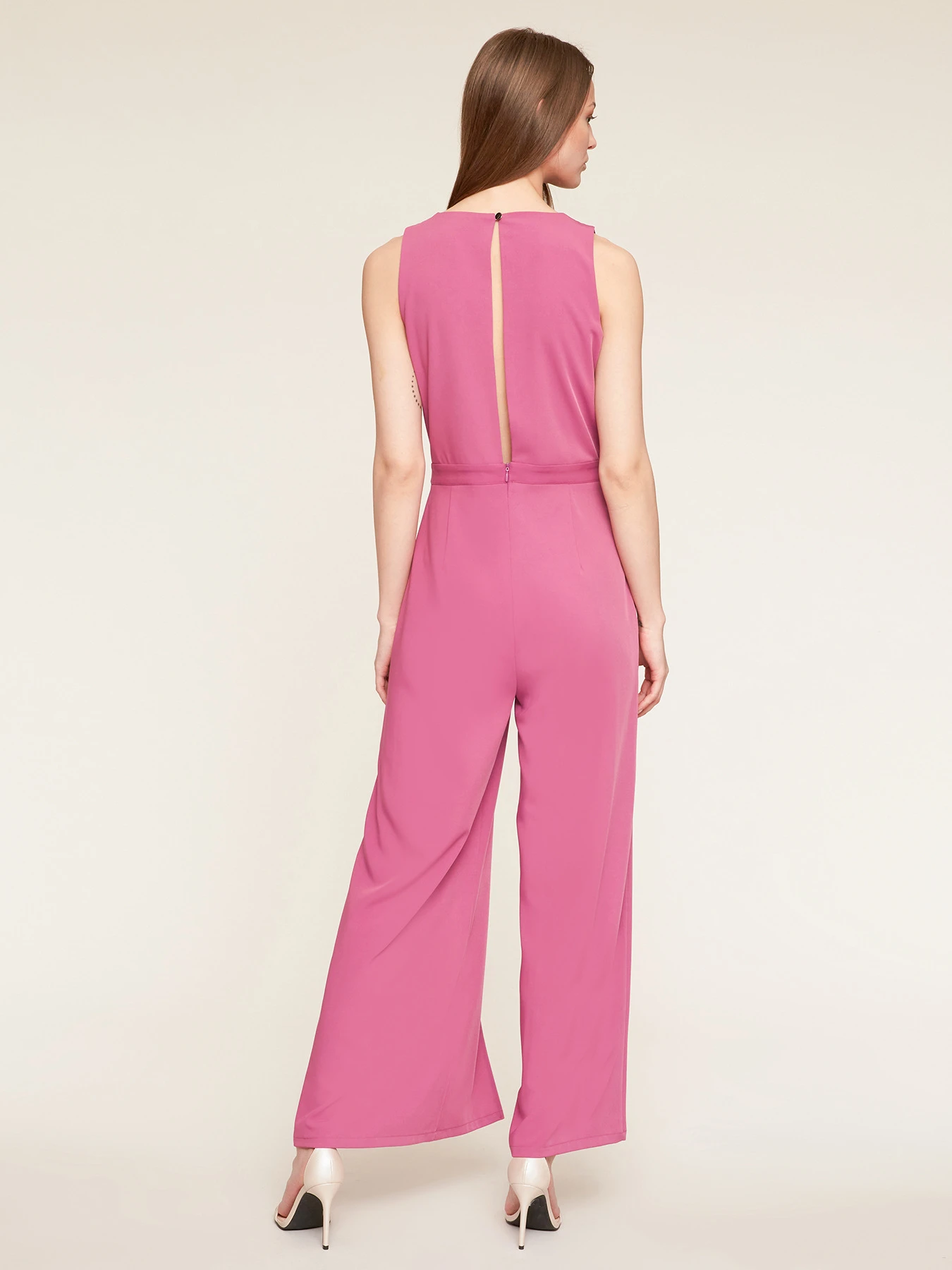 Tuta Elegante Con Spacco 4 Tuta Elegante Con Spacco – Bild 2