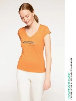 T-shirt Scollo A V Con Scritta