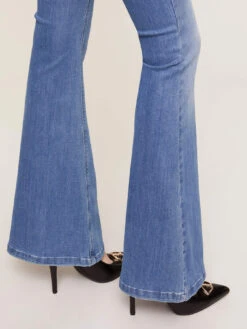 Jeans Flare Elle High Waist -TraumKleid Verkäufe P487Q202589N014 08I high res