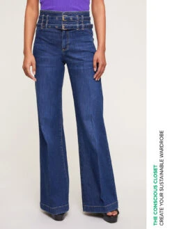 Jeans Flare Con Cinture